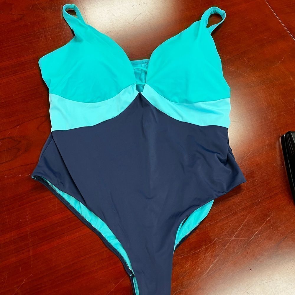 Swimsuits For All Blue & Aqua Color Block One Piece sz 24 NWOT